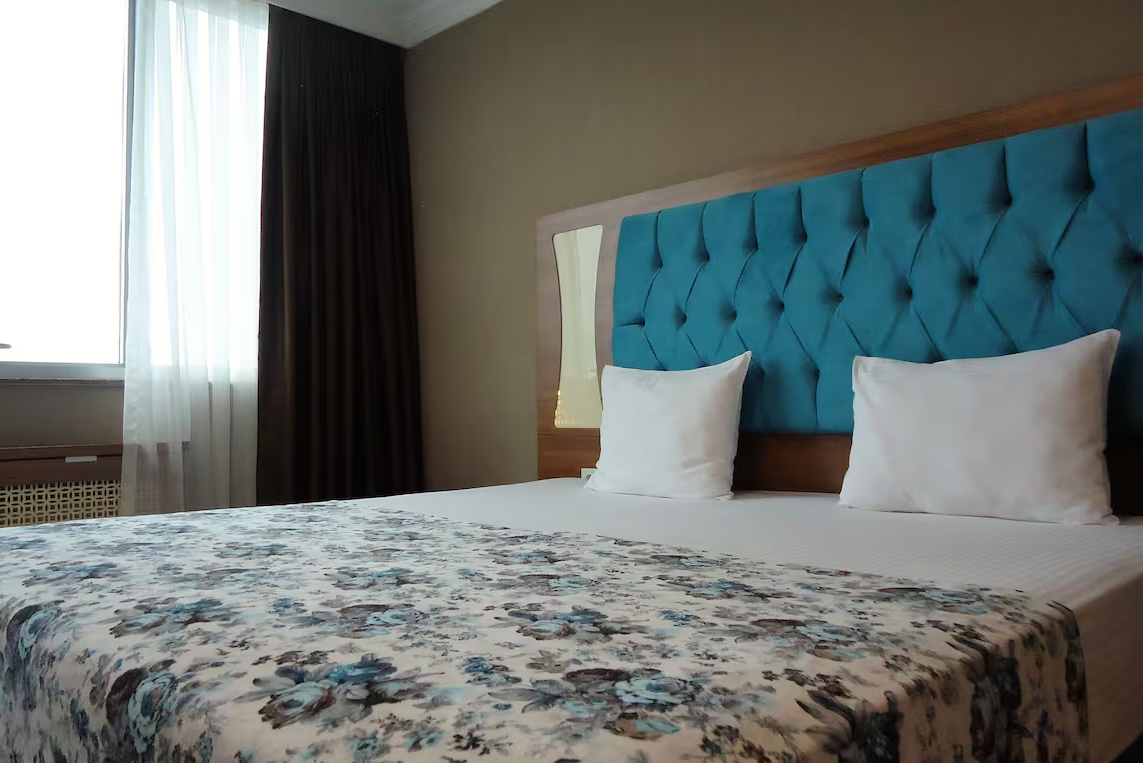 Golden Lounge Hotel · 6