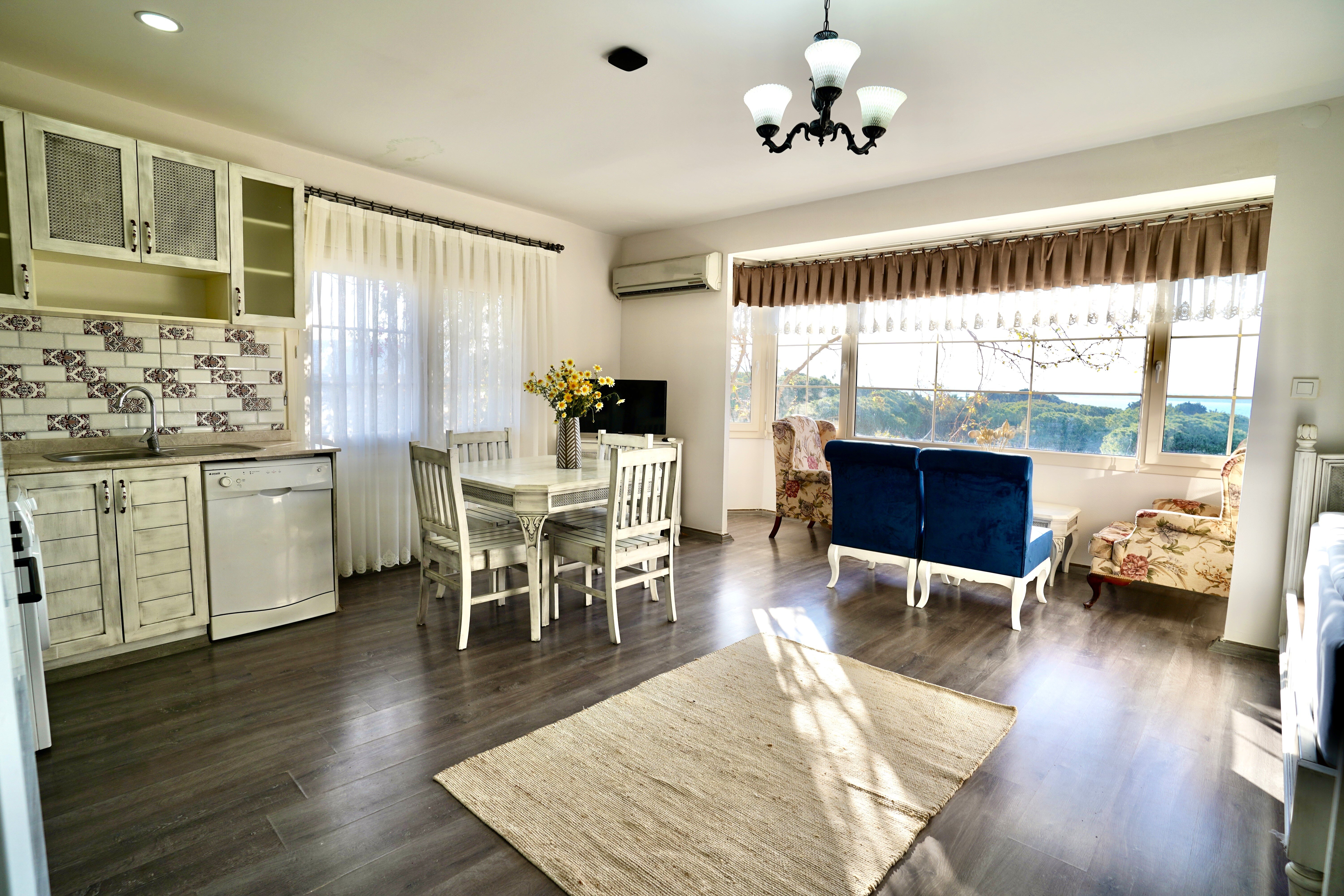 Deniz Manzaralı Suit Oda