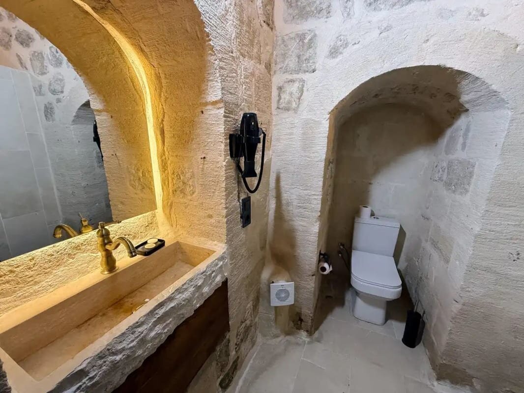Suite Room 201