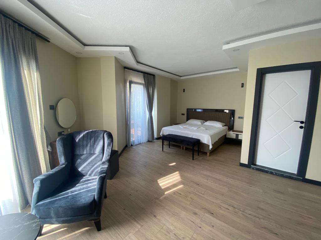 Suite Room, River View (Balcony, Jacuzzi)