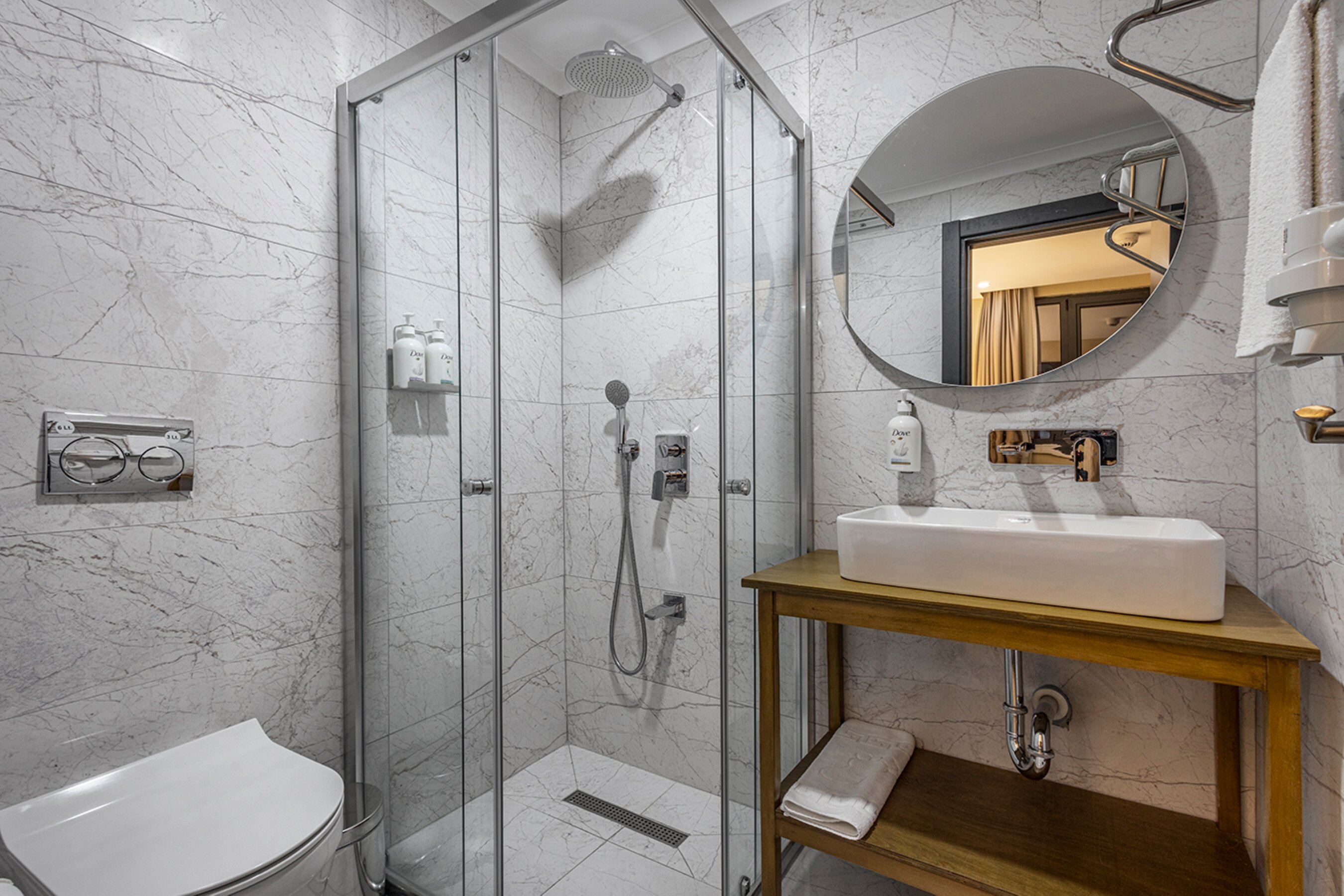 1 Single Standard Room