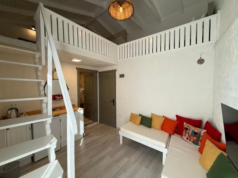 MAYKA Loft Suite