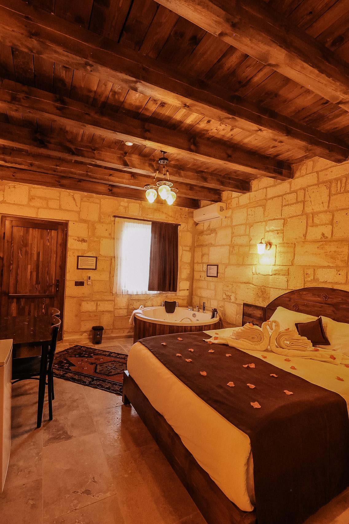 104 Hermes Jakuzili Oda