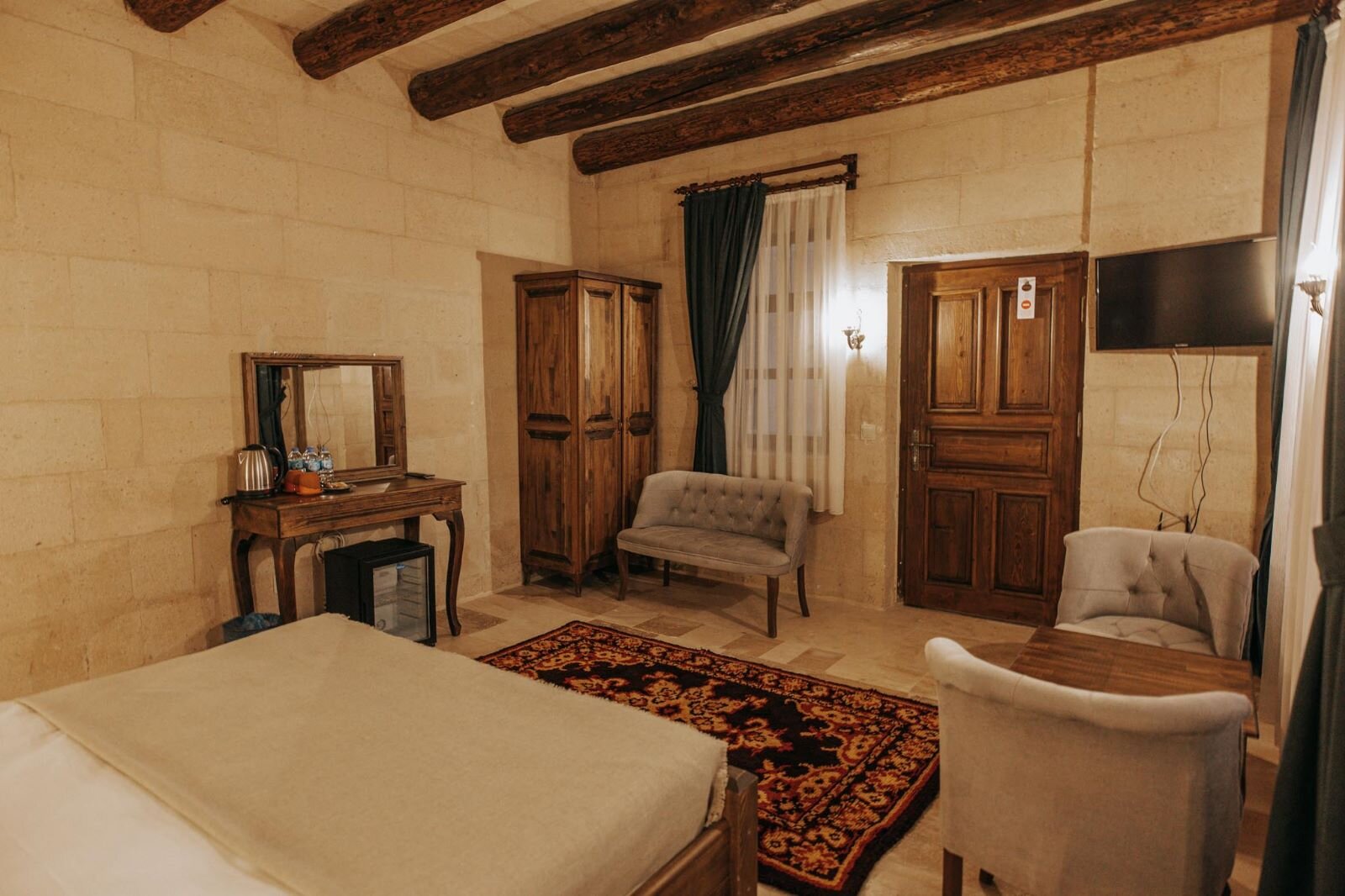 Deluxe Stone Room