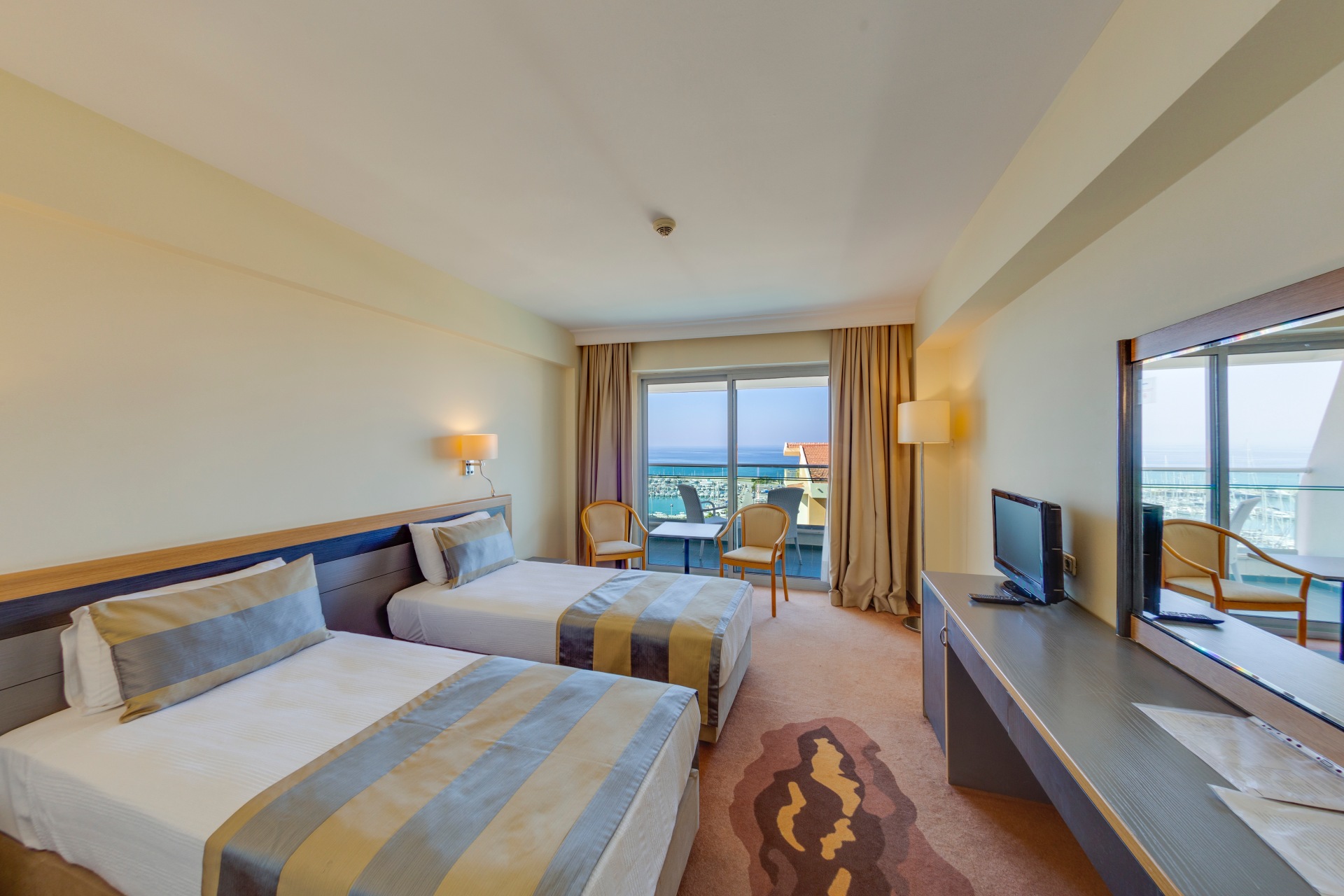 Marina Hotel & Suites Deniz  Manzaralı Standart Oda