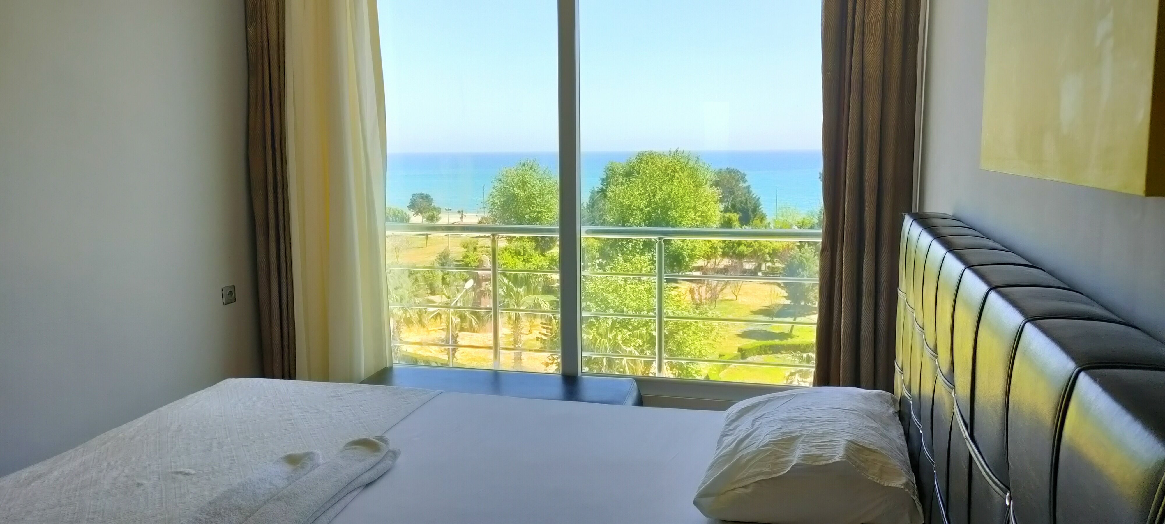 Anemonia Hotel