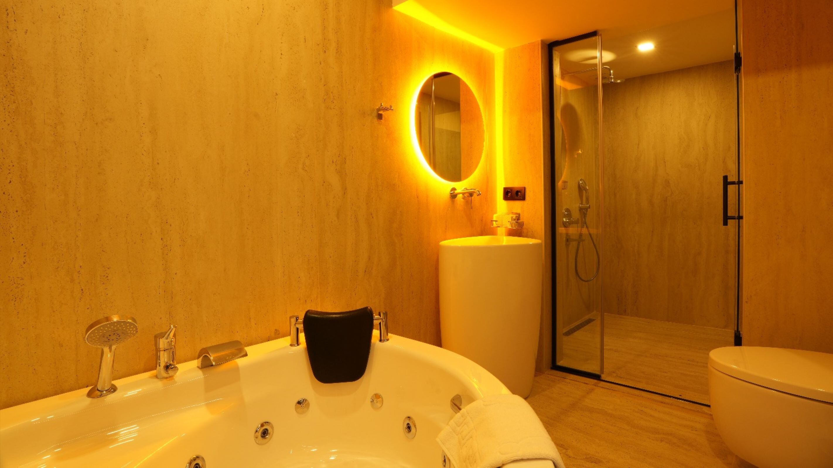 Şehir Manzaralı Suit 2