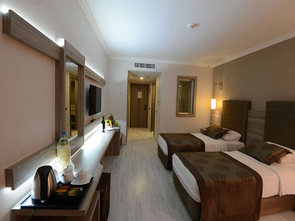 Standard Room, Partial Sea View