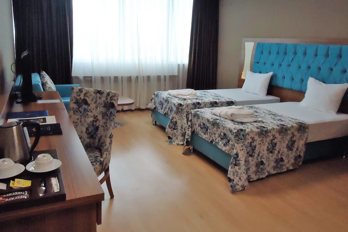 Golden Lounge Hotel · 12