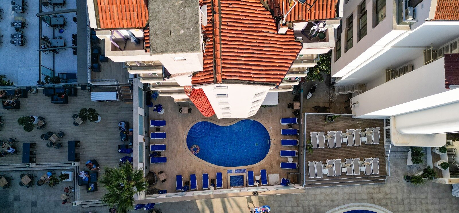 Standart Deniz veya Havuz Manzaralı Oda