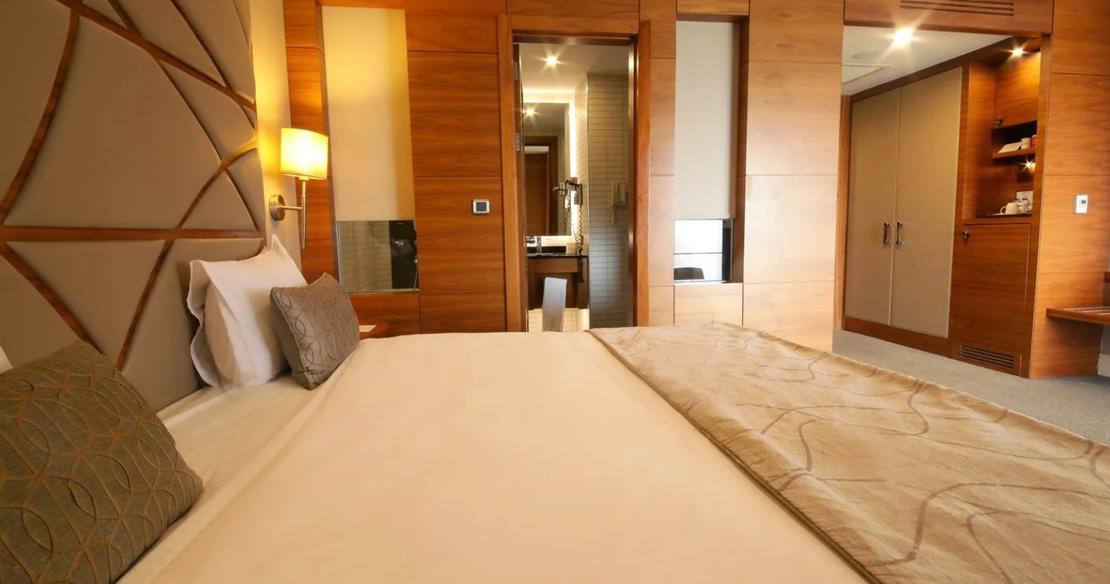 Superior French Oda, Kara Manzaralı (Balkonsuz)