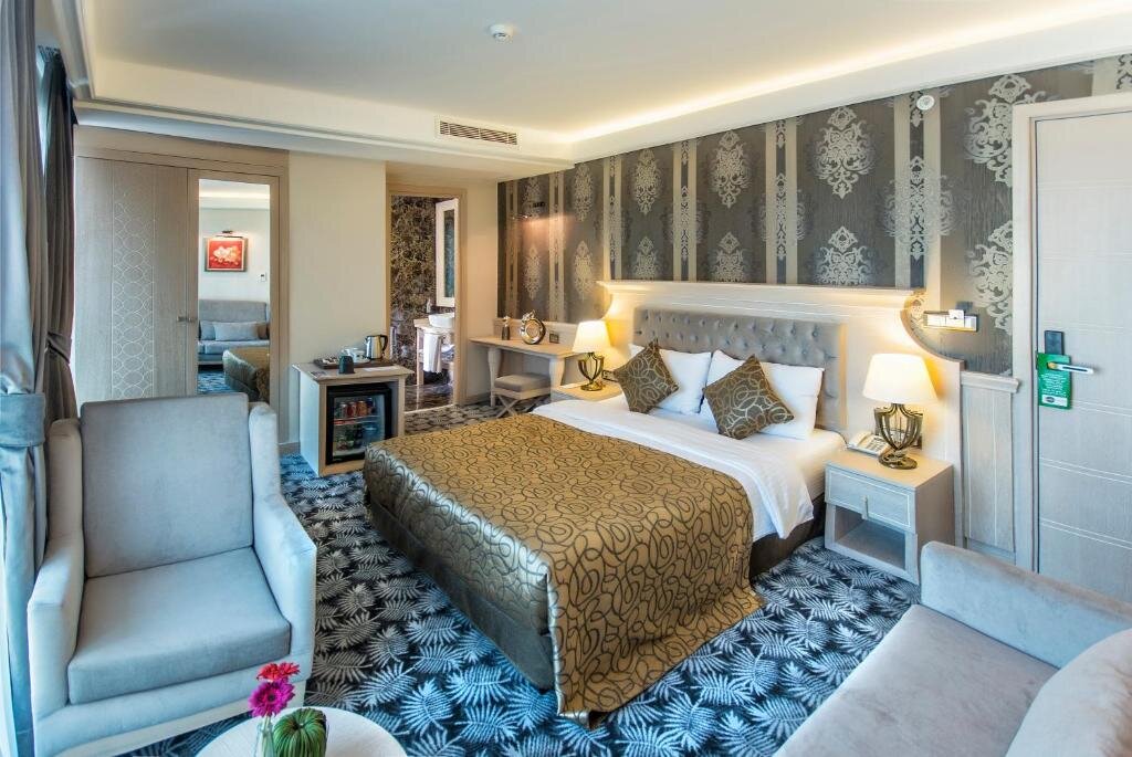 The Conforium Hotel · 3