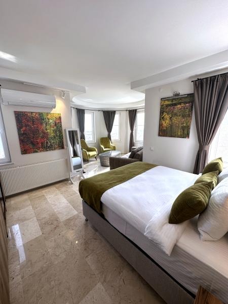 King Suit Oda, Deniz Veya Havuz Manzaralı (Balkonsuz)