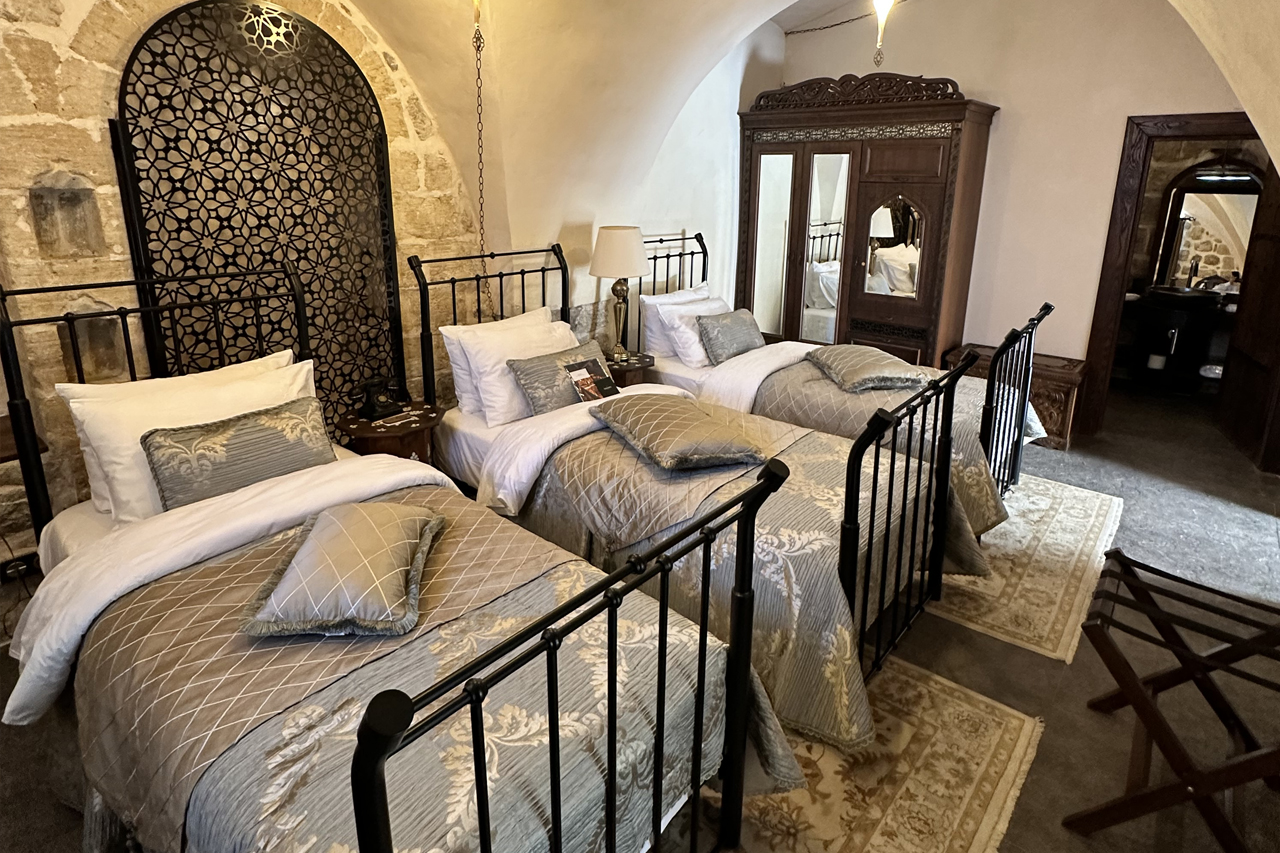 Standard Deluxe Room (3 Person)