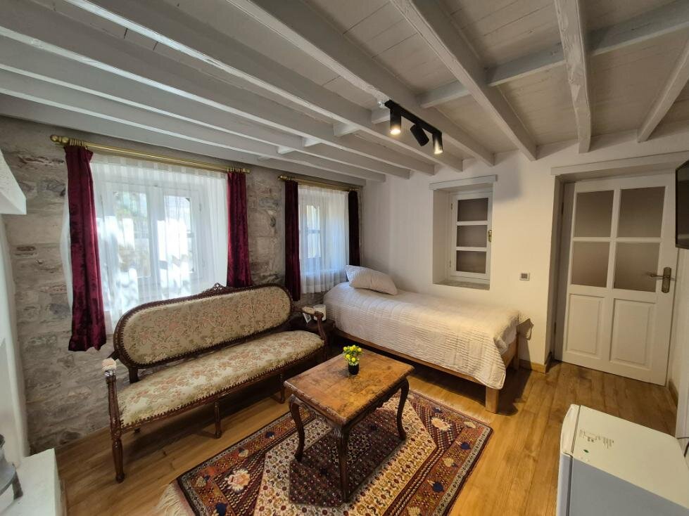Deluxe Oda, Sokak ve Bahçe Manzaralı