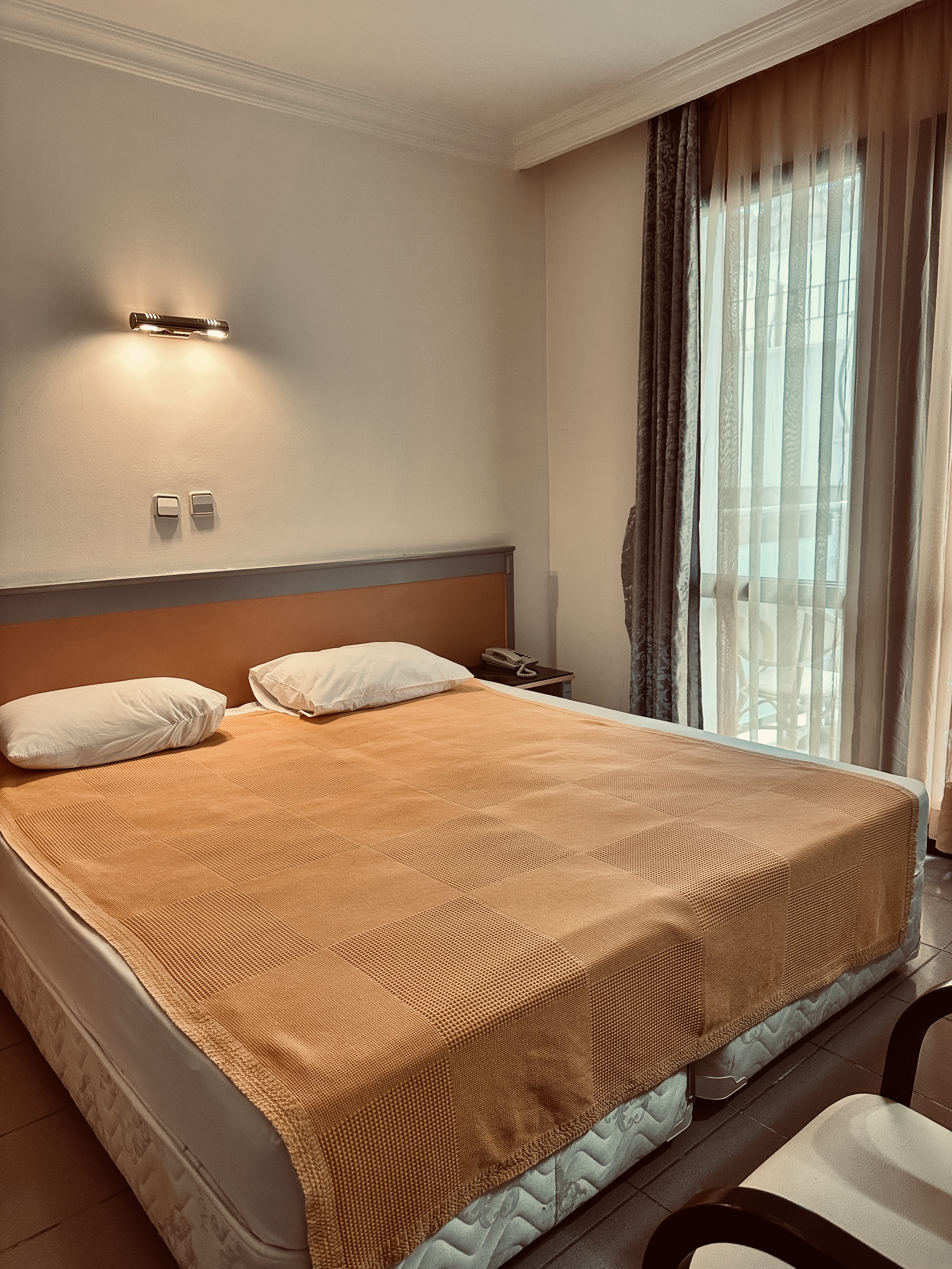 Standard Room, Viewless