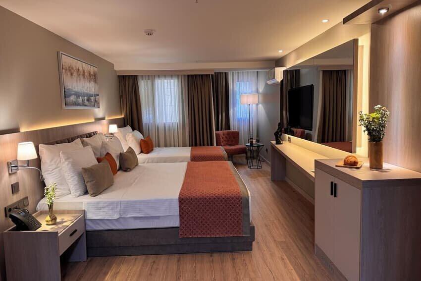 Deluxe Family Room