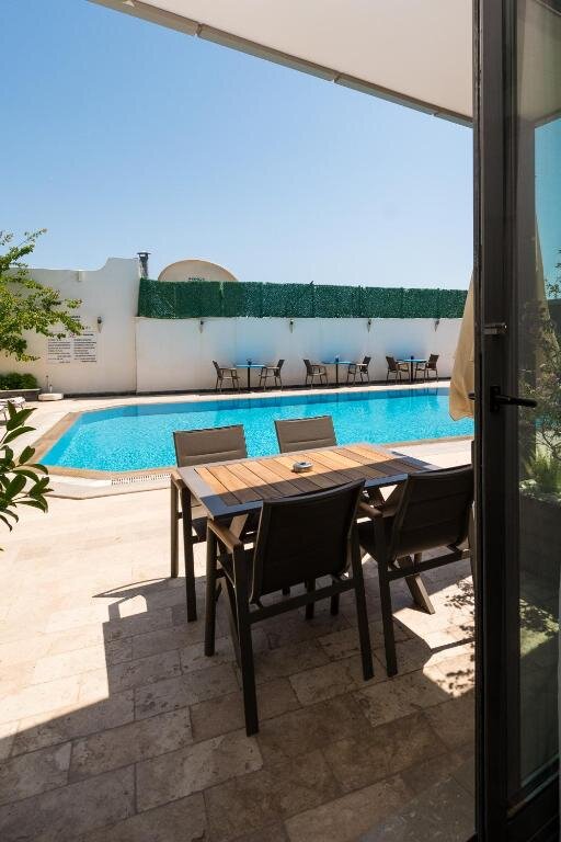 M Suite Hotel