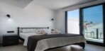 Deniz Manzaralı Otel Odası Görseli