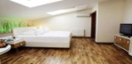 Penthouse Cam Tavanlı Oda Görseli