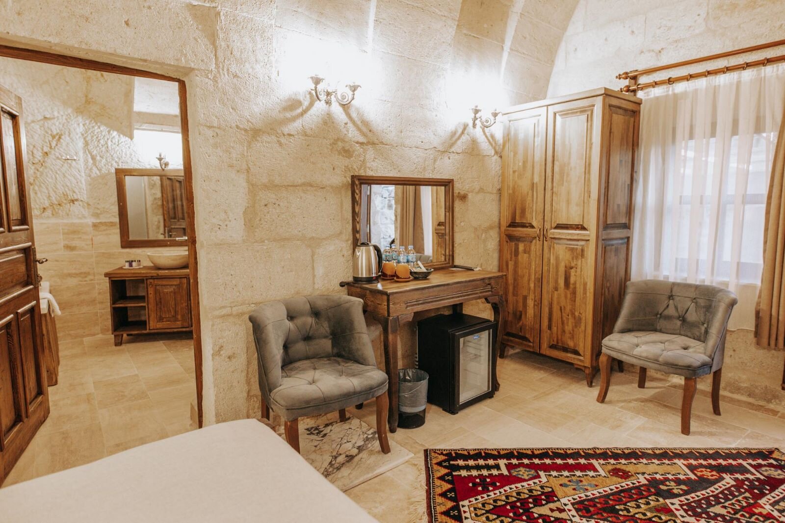 Stone Arch Room
