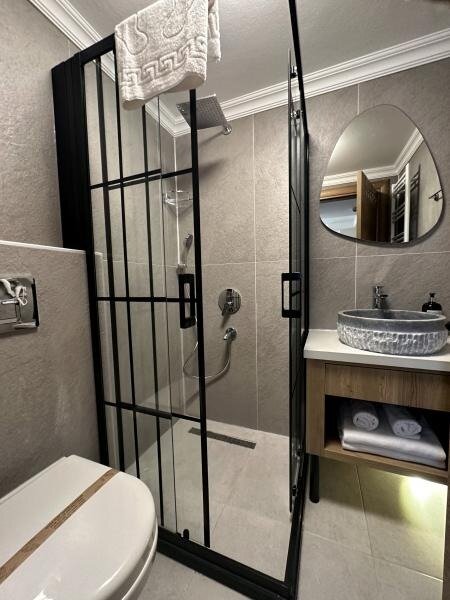 Suite, Deniz ve Havuz Manzaralı