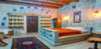 101 Deluxe Stone Honeymoon Room (jacuzzi) Görseli