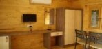 Üç Kişilik Kara Manzaralı Bungalow Görseli