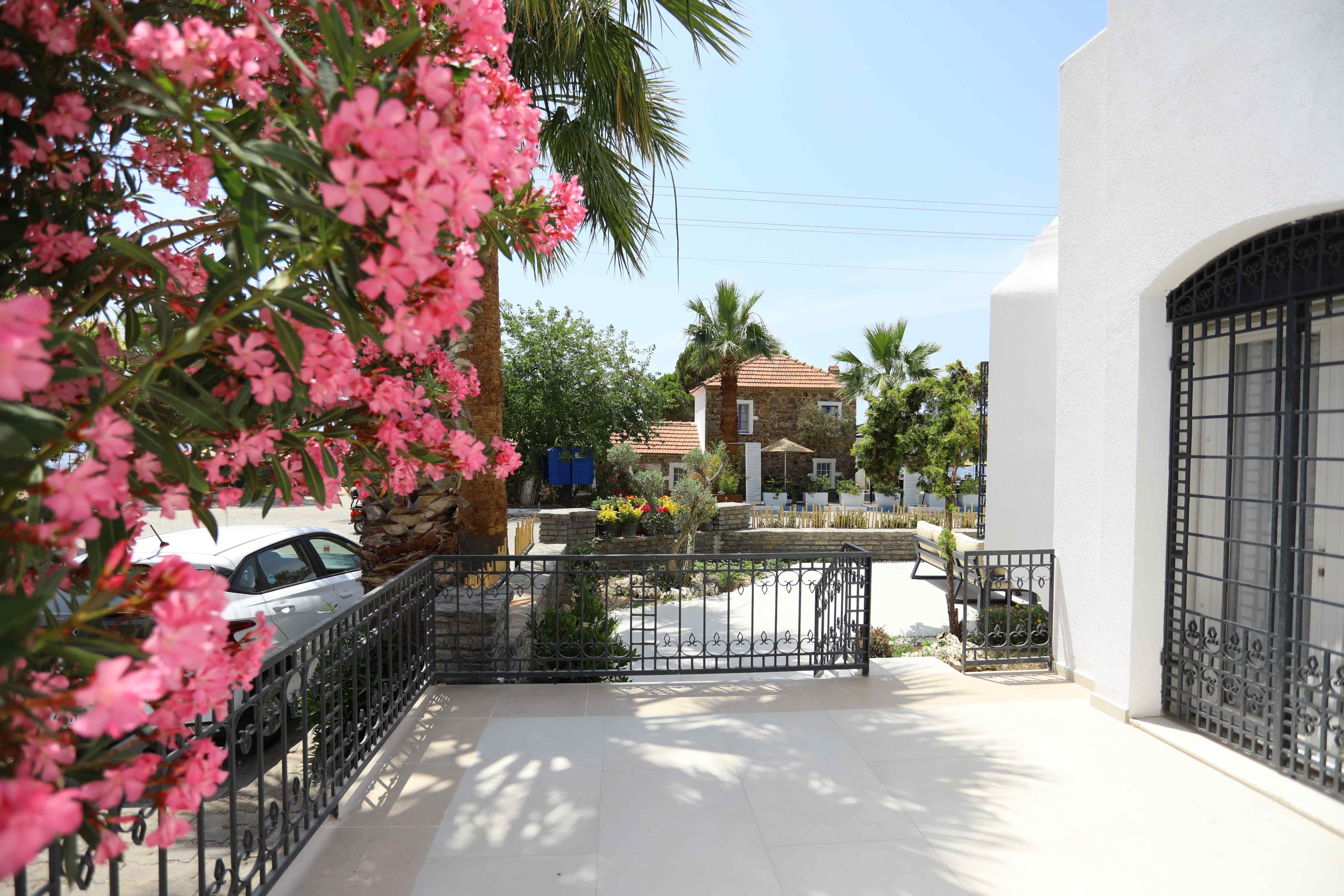 Yalinn Hotel