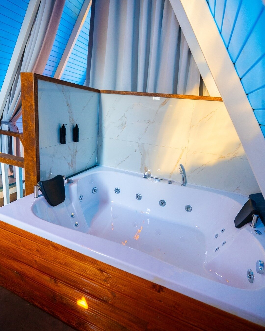 2+1 Isıtmalı Havuzlu Jakuzili Bungalow