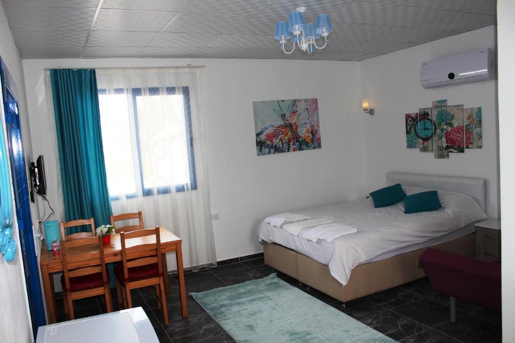 Standard Room, Pool View (3 Person)