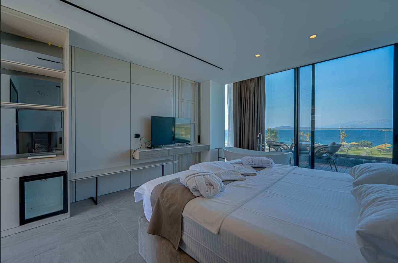 Executive Sea Studio Suite