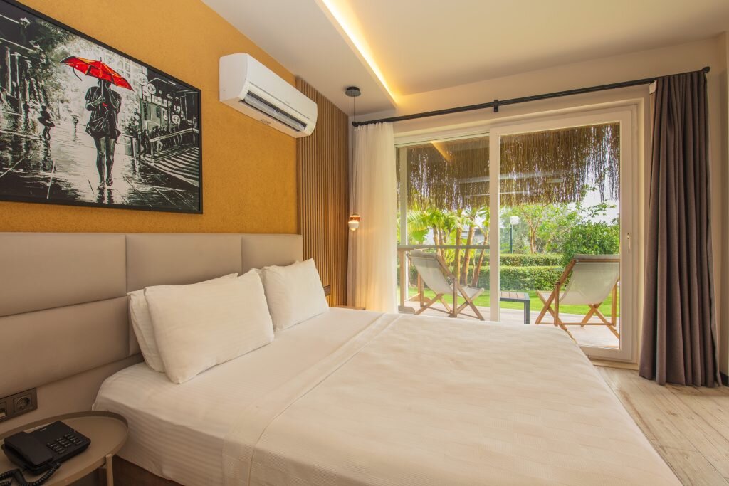 Family Room with Garden