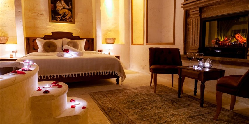 Suit Oda, Havuz Manzaralı