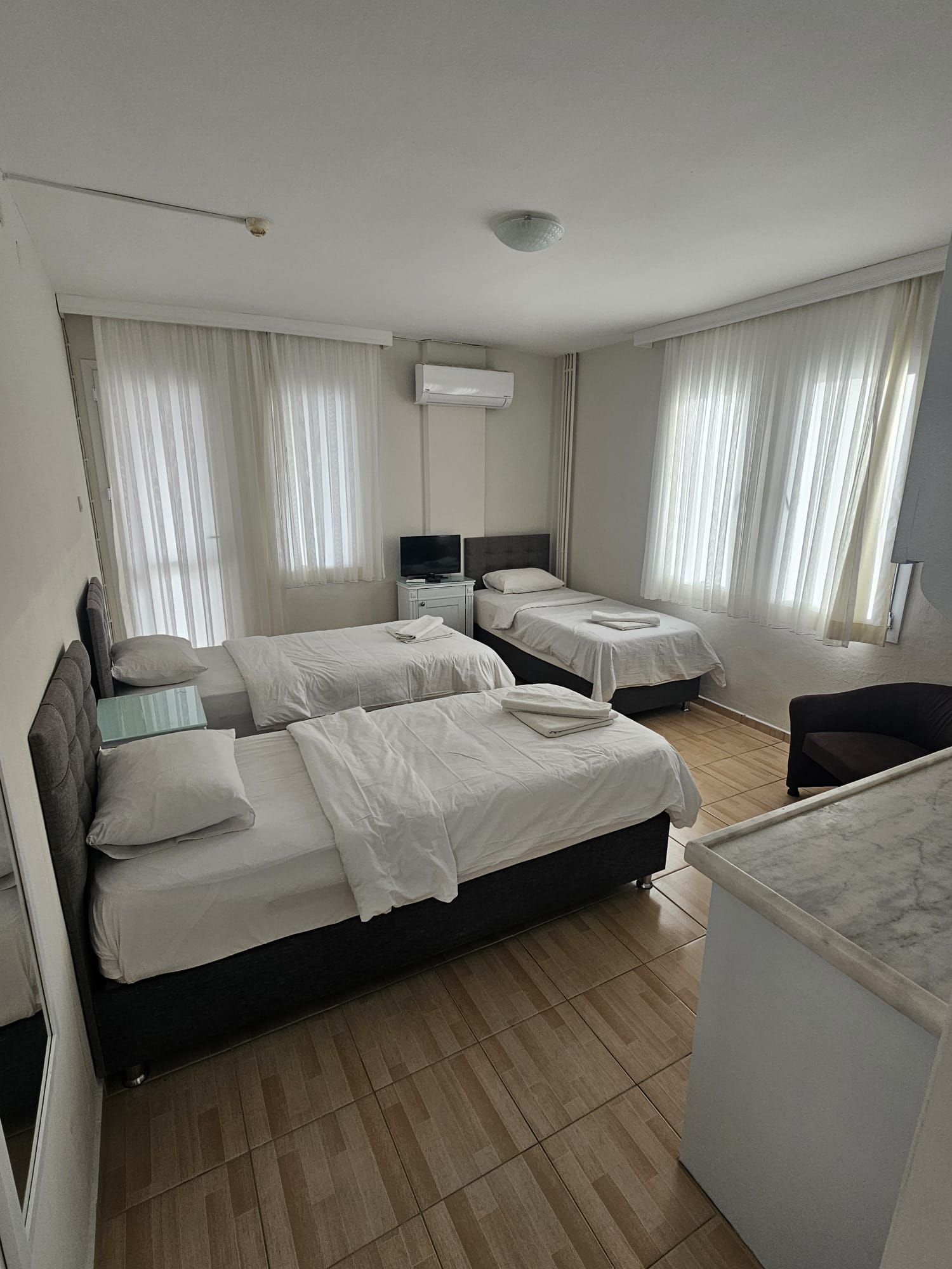 Ek Balkonlu Oda (3 Kişilik, Balkonlu)