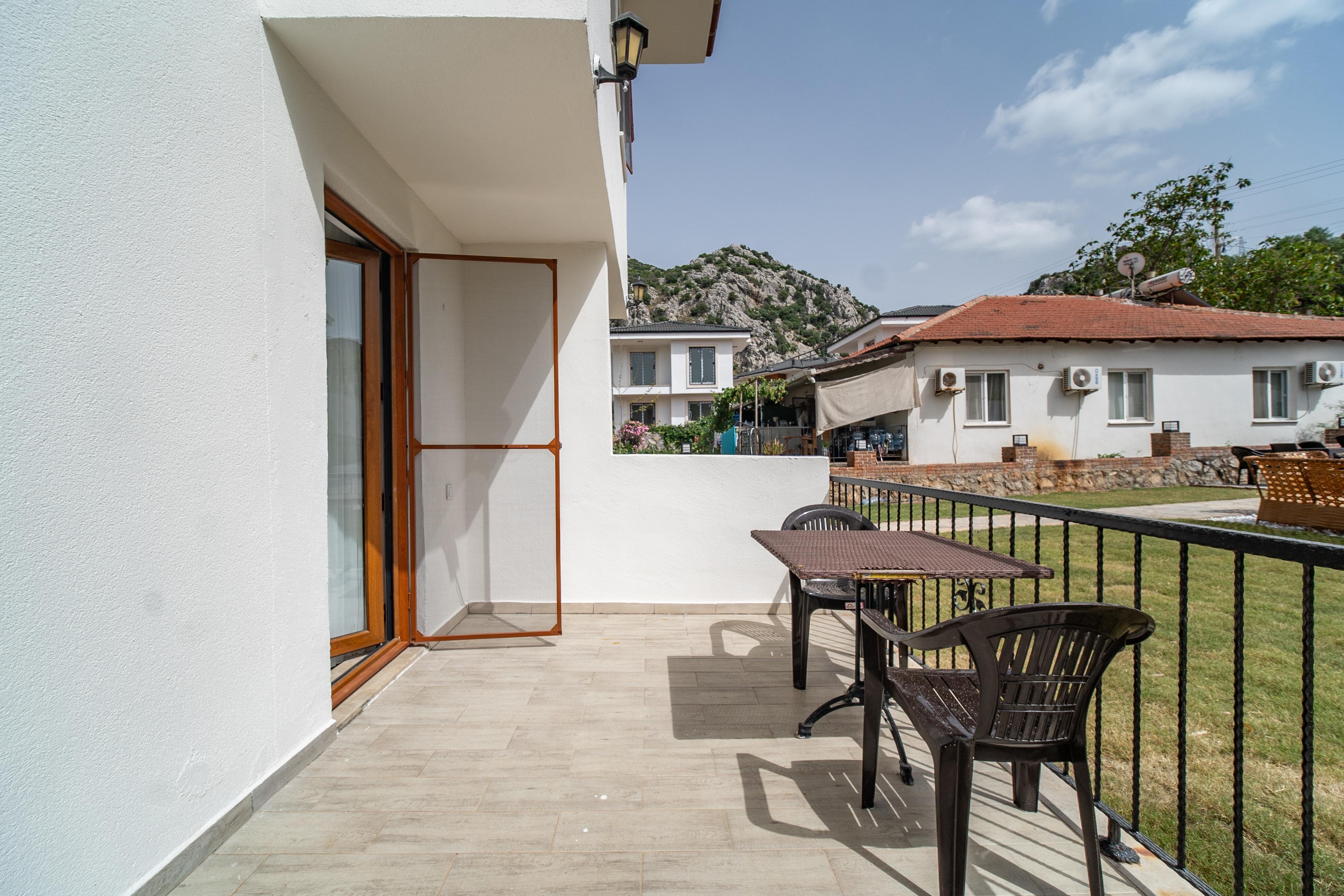 2 numaralı balkonlu standart oda