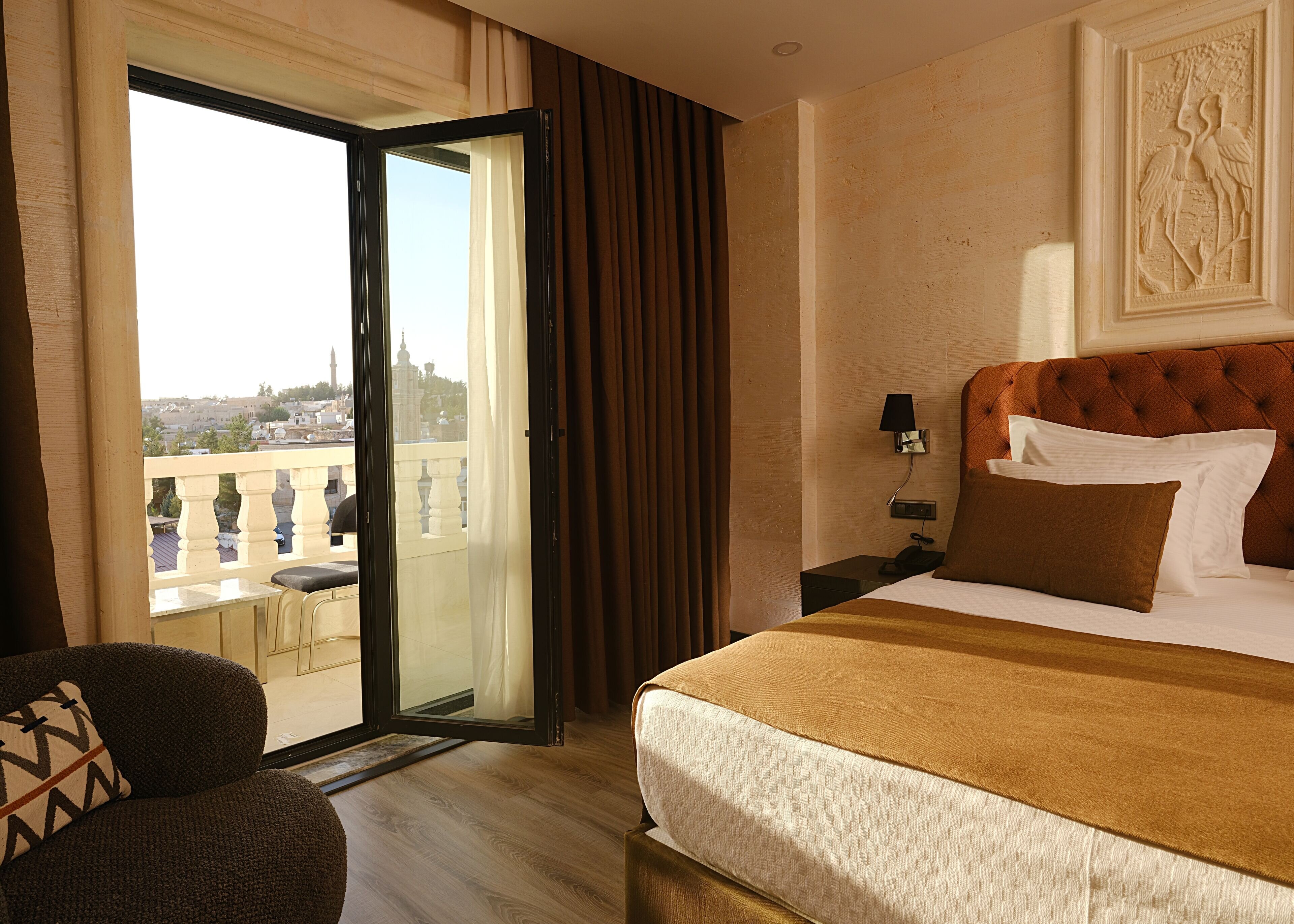 Grand Suit Room