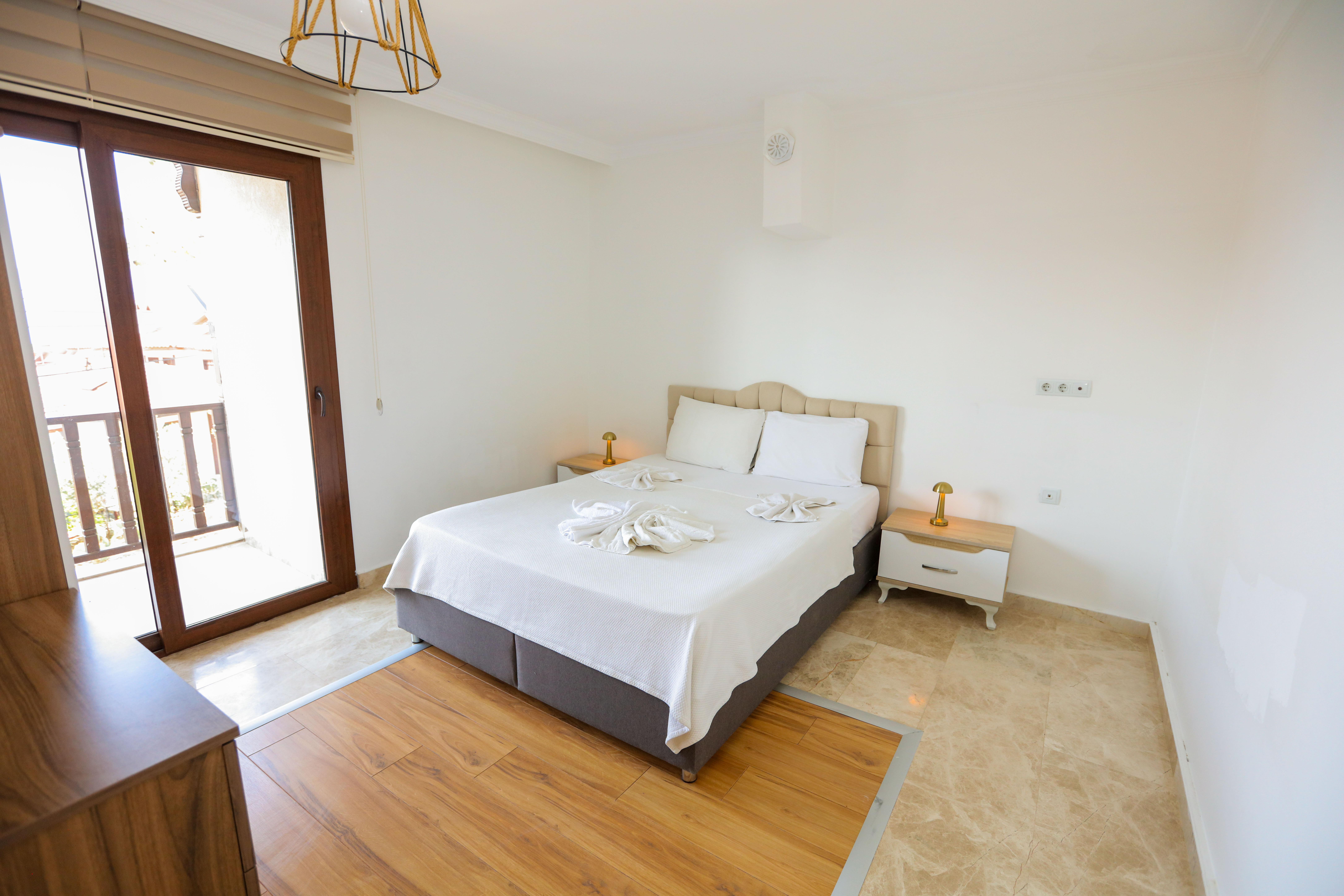 Altı Kişilik Apart Daire