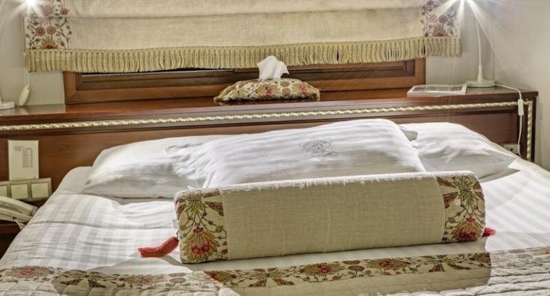 Standart Oda, Kara Manzaralı