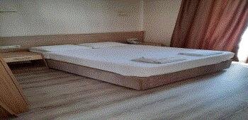 Larsen's Suit Hotel