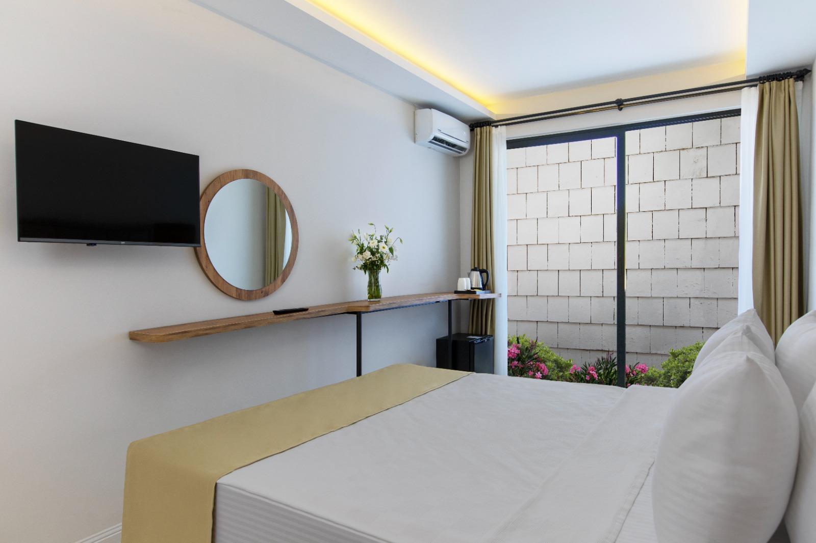 Economy Room