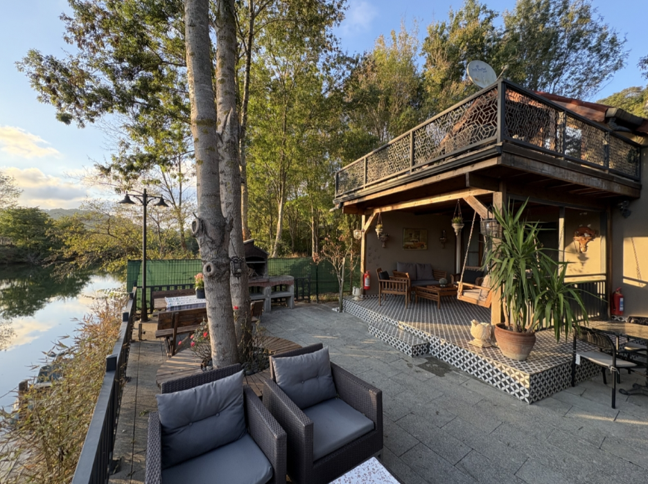 Antik River House