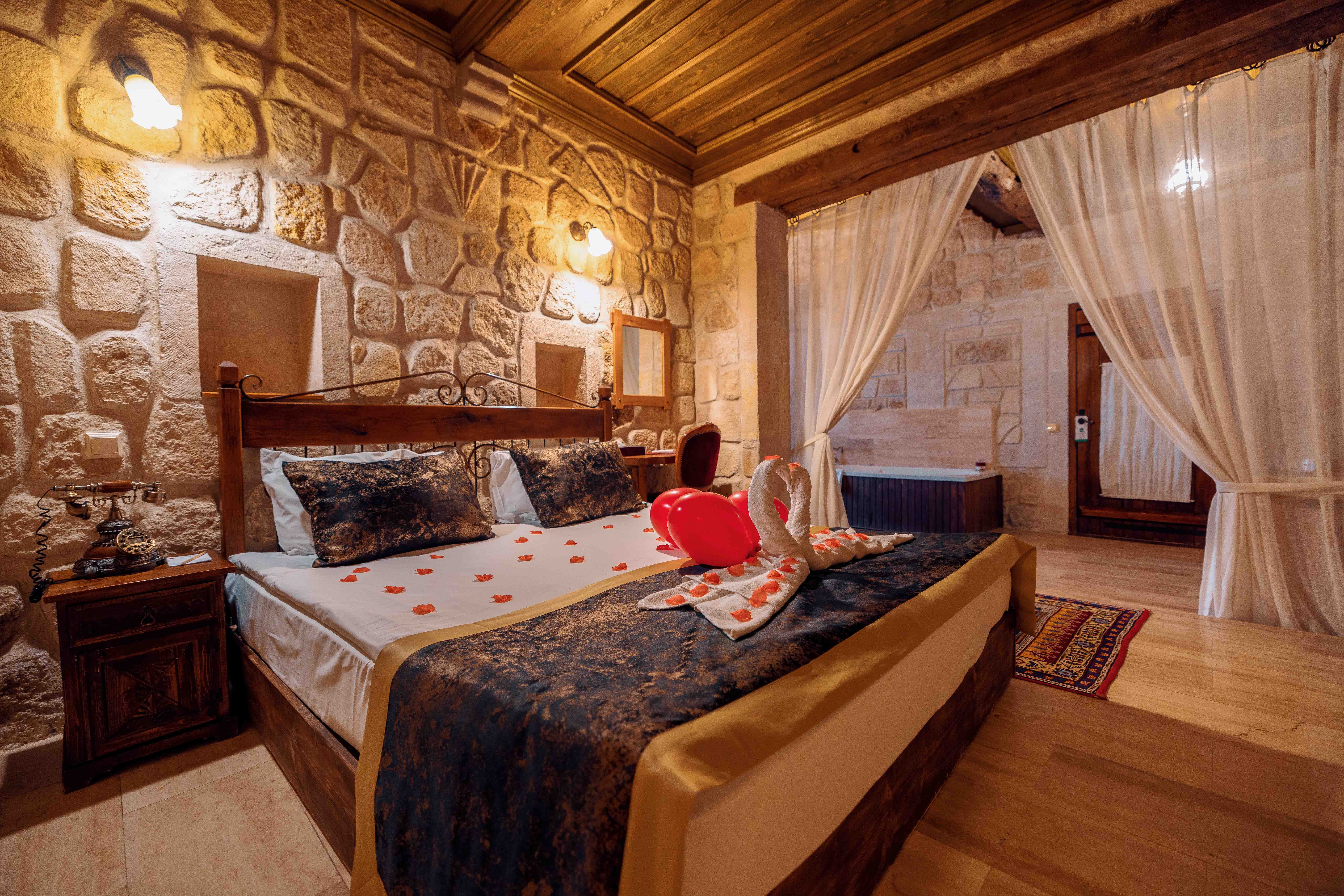 Honeymoon Suite Room