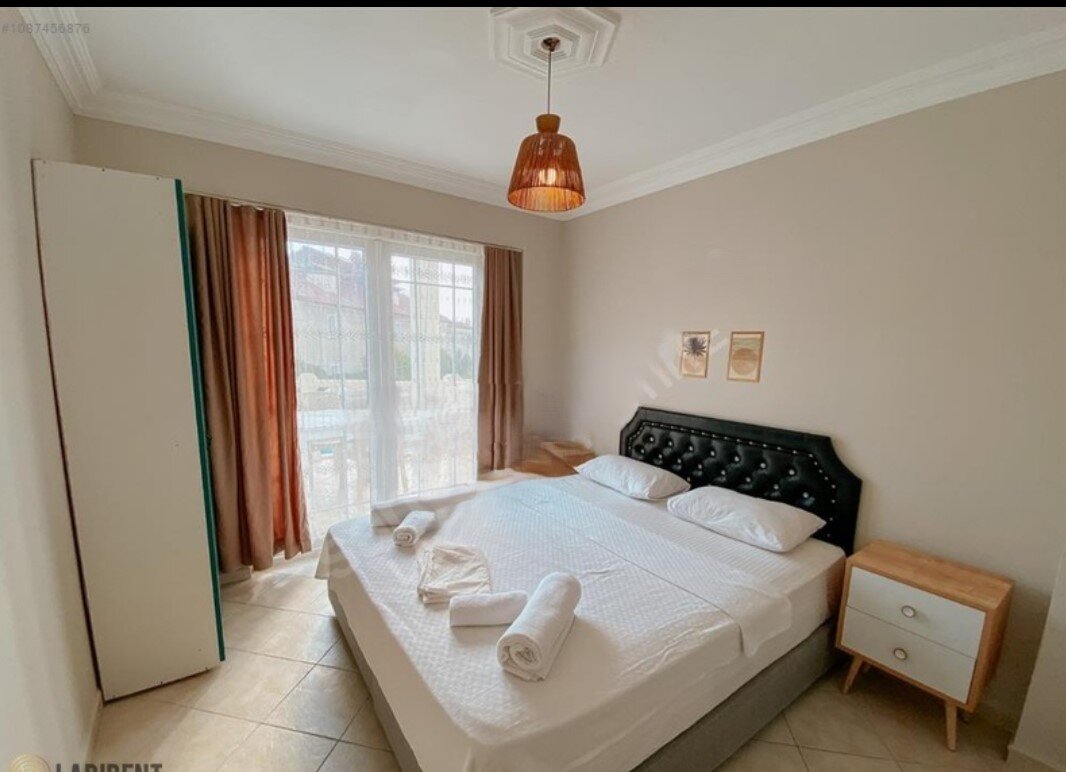 2+1 Balkonlu Bahçe ve Havuz Manzaralı Daire