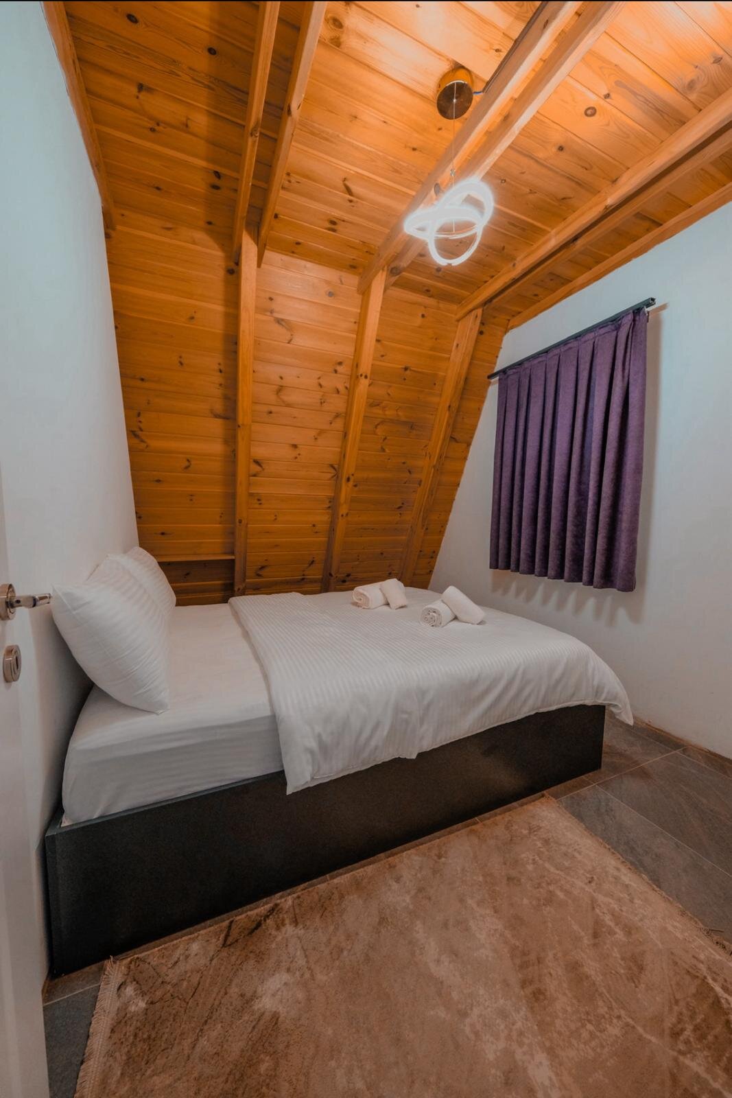 2+1 Özel Havuzlu Jakuzili Bungalov