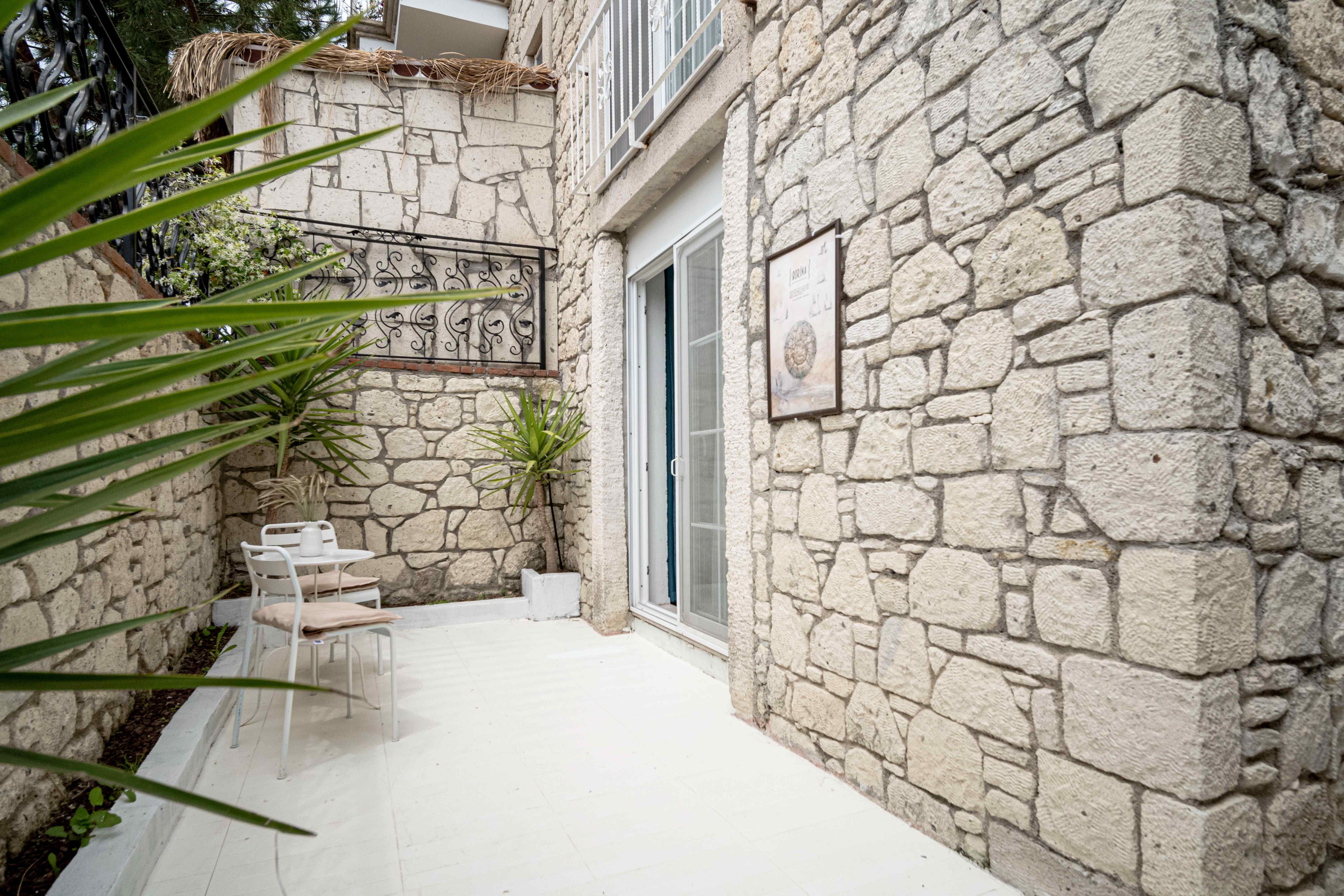Sandal Alaçatı (+12 Adult Only) · 9