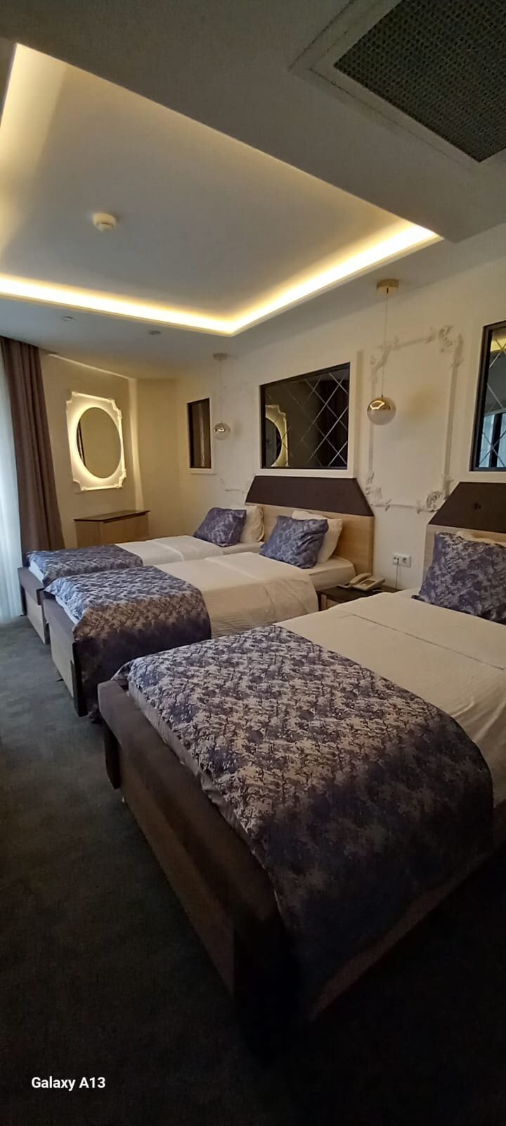 Üç Kişilik Oda