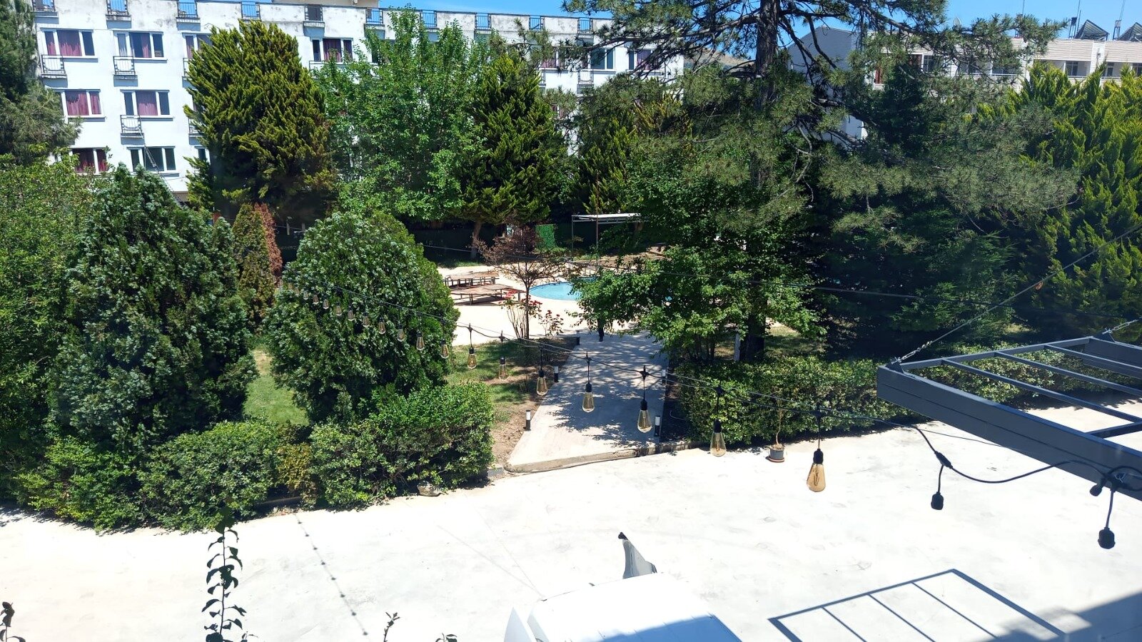 Havuz Manzaralı Oda
