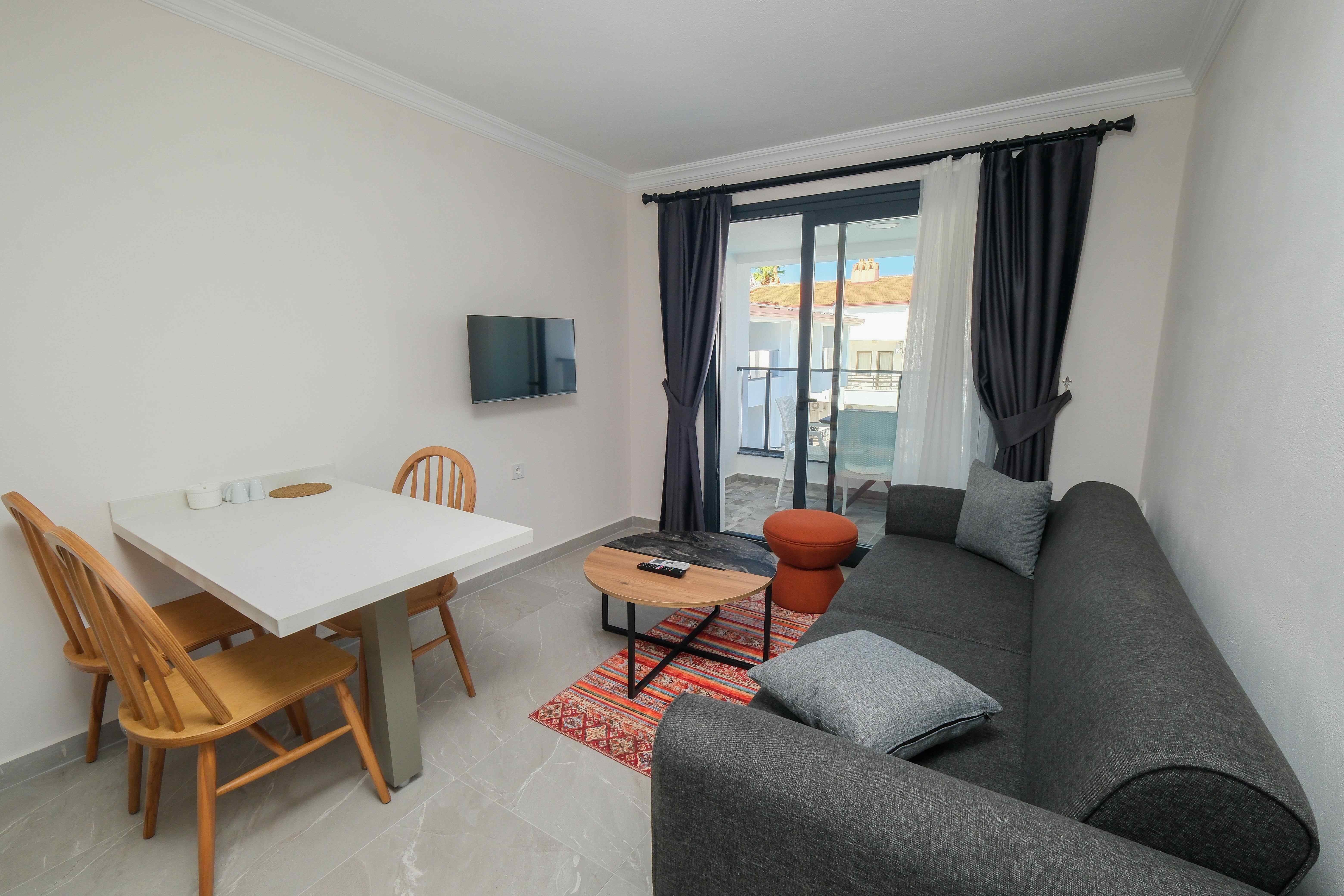 Havuz Manzaralı 1+1 Deluxe Suite
