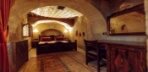 Deluxe Cave Room Görseli